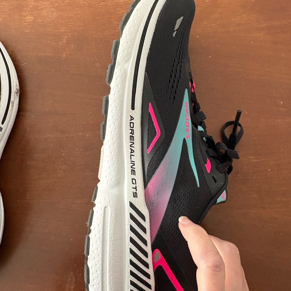 Brooks Women's Black Adrenaline GTS 23 - Picture 9 of 16